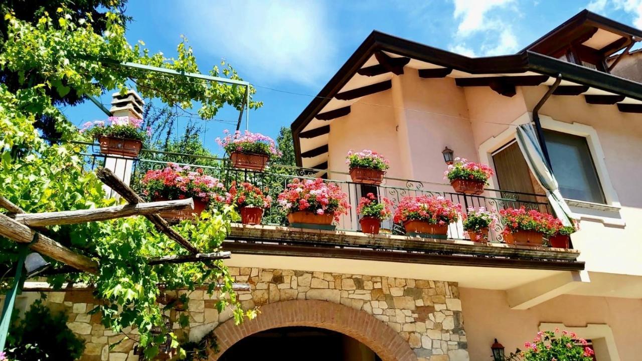 Bed and Breakfast Il Ritrovo Delle Volpi Аджерола Экстерьер фото