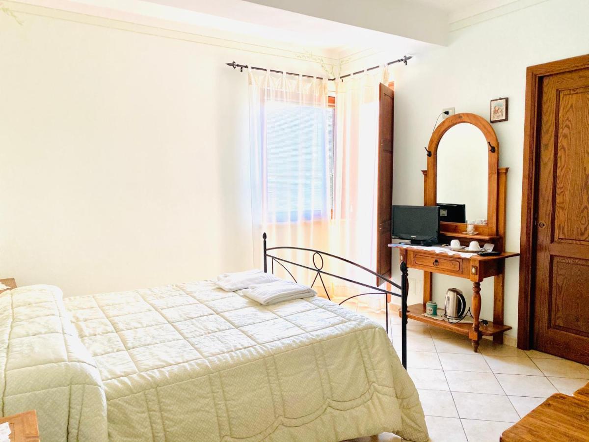 Bed and Breakfast Il Ritrovo Delle Volpi Аджерола Экстерьер фото