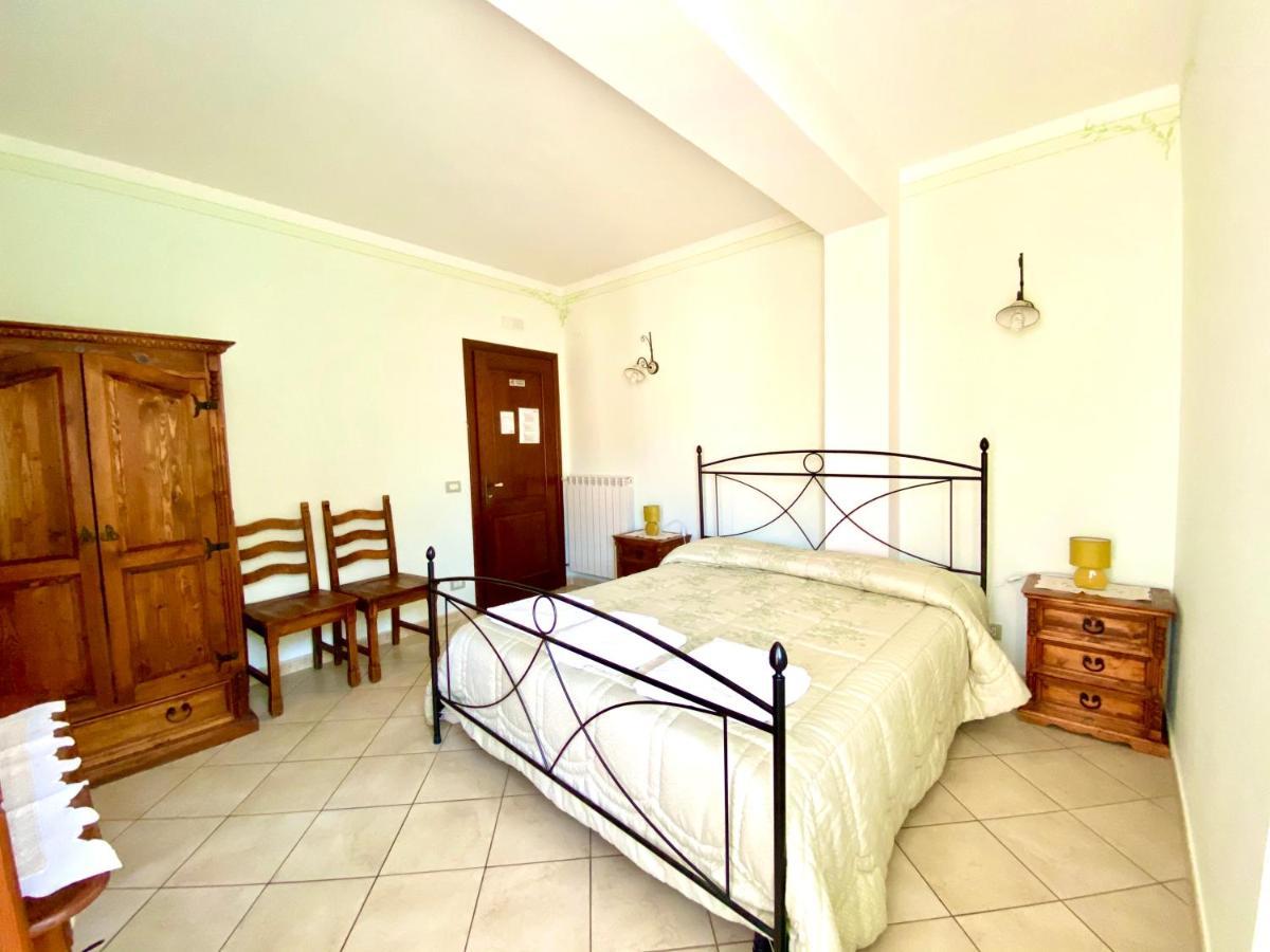 Bed and Breakfast Il Ritrovo Delle Volpi Аджерола Экстерьер фото