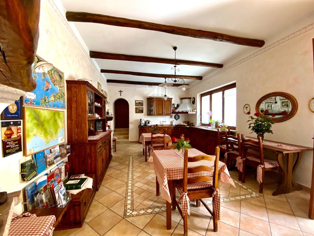 Bed and Breakfast Il Ritrovo Delle Volpi Аджерола Экстерьер фото
