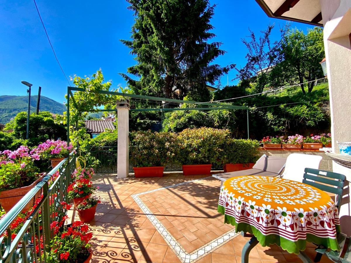 Bed and Breakfast Il Ritrovo Delle Volpi Аджерола Экстерьер фото