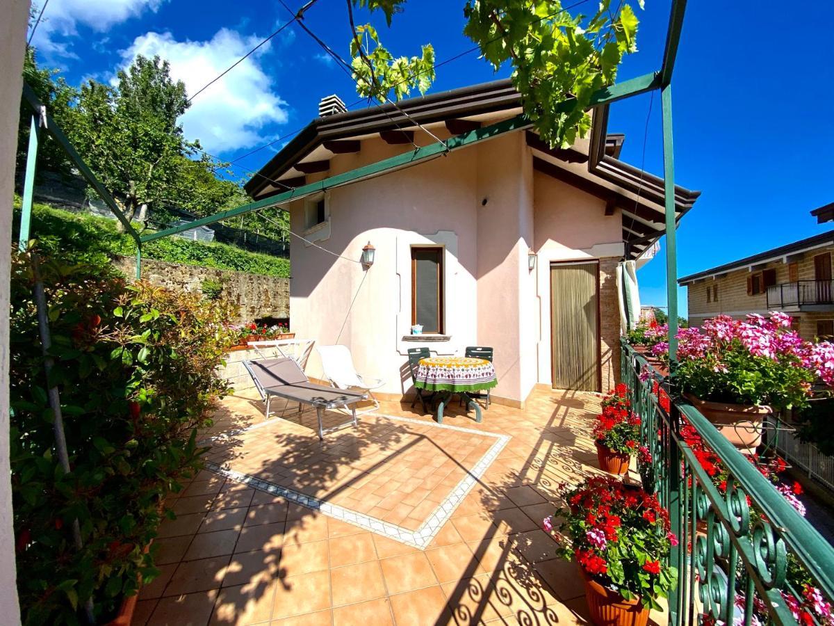 Bed and Breakfast Il Ritrovo Delle Volpi Аджерола Экстерьер фото