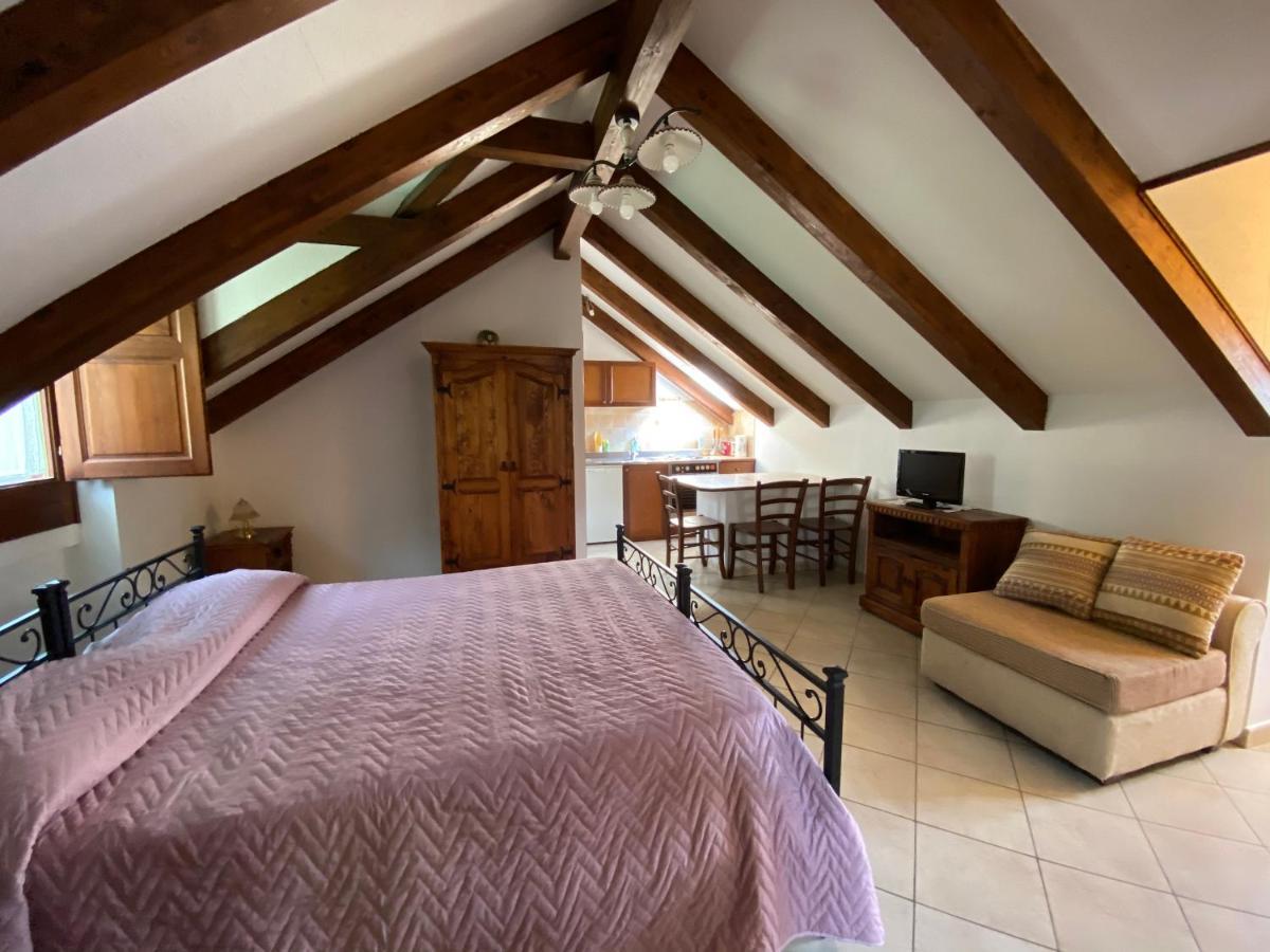 Bed and Breakfast Il Ritrovo Delle Volpi Аджерола Экстерьер фото