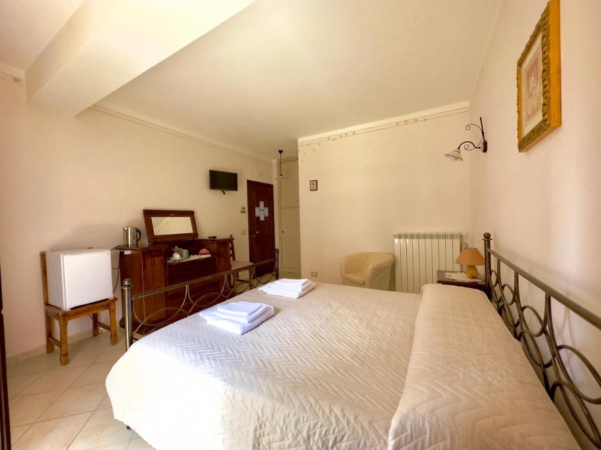 Bed and Breakfast Il Ritrovo Delle Volpi Аджерола Экстерьер фото