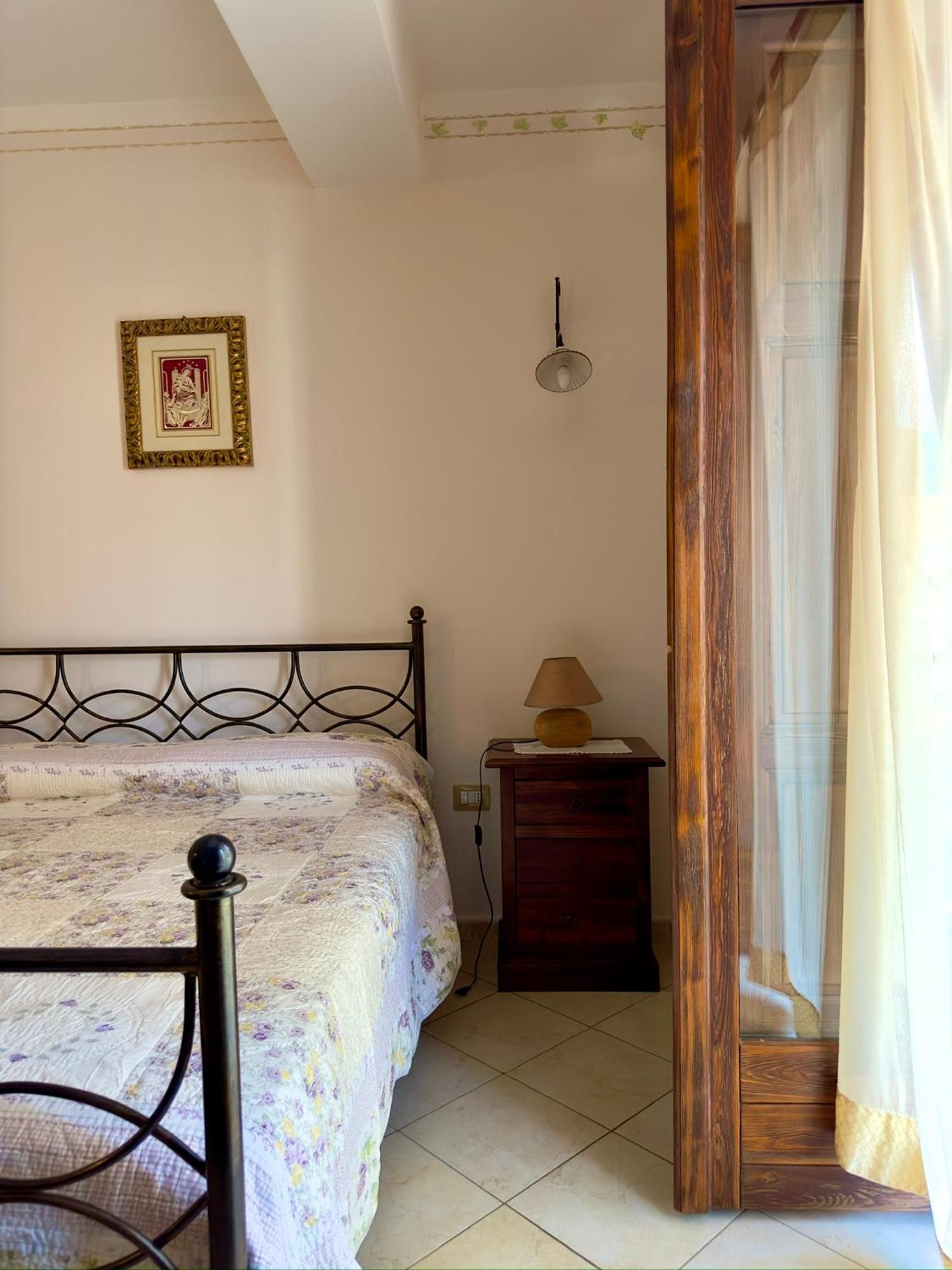 Bed and Breakfast Il Ritrovo Delle Volpi Аджерола Экстерьер фото