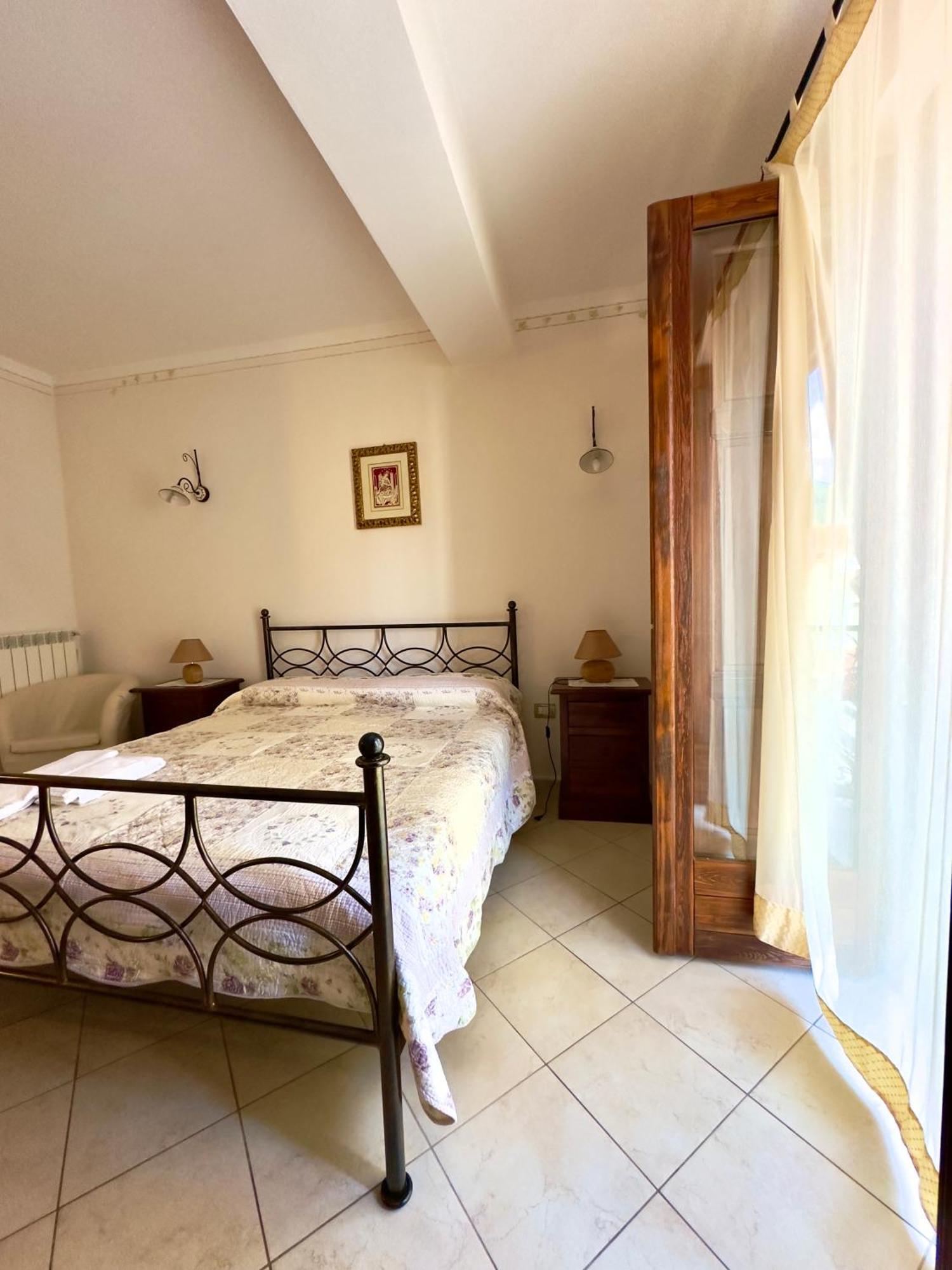 Bed and Breakfast Il Ritrovo Delle Volpi Аджерола Экстерьер фото