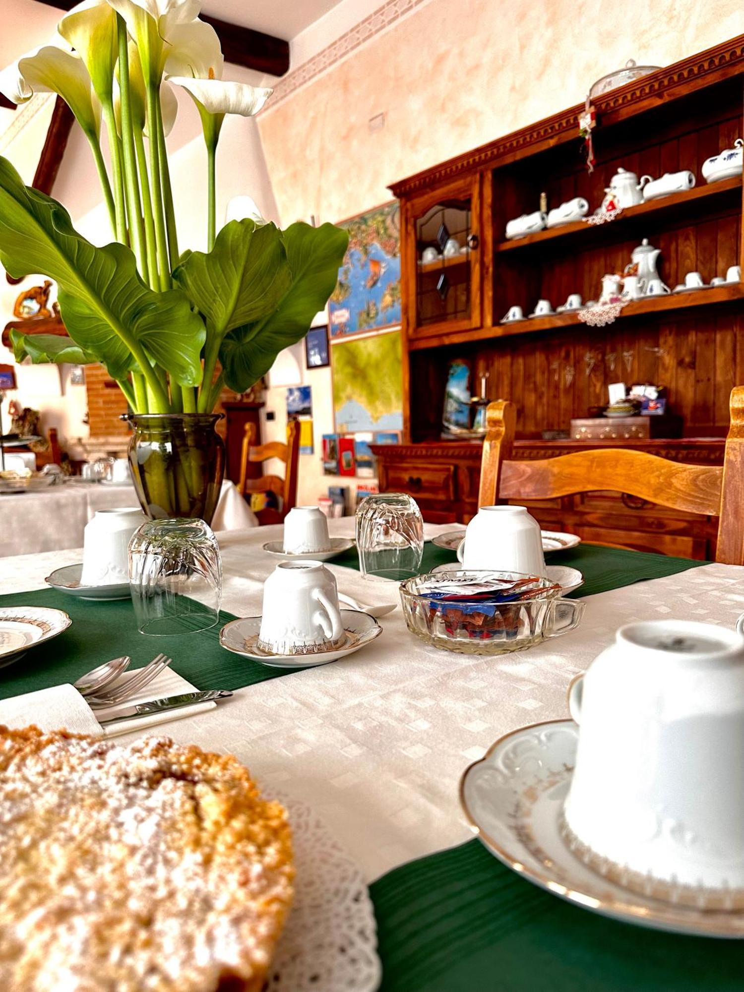 Bed and Breakfast Il Ritrovo Delle Volpi Аджерола Экстерьер фото