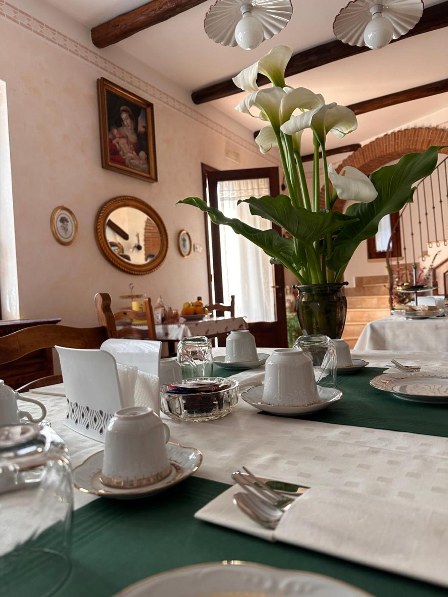 Bed and Breakfast Il Ritrovo Delle Volpi Аджерола Экстерьер фото