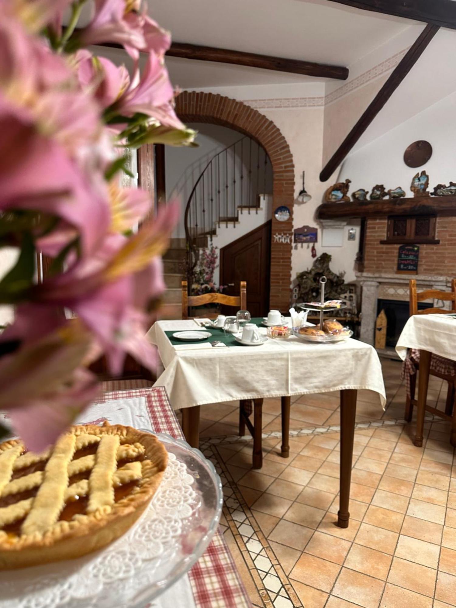 Bed and Breakfast Il Ritrovo Delle Volpi Аджерола Экстерьер фото